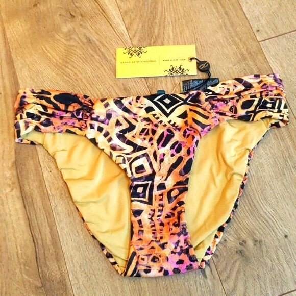 A. Che Geo Abstract Print Ruched Hip Bikini Bottoms  S NWT - Picture 1 of 8